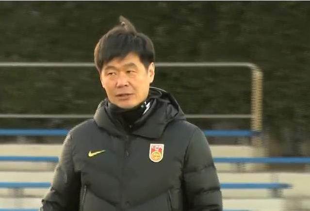 开云体育下载-李霄鹏谈归化：要看到积极一面 全员状态都很好