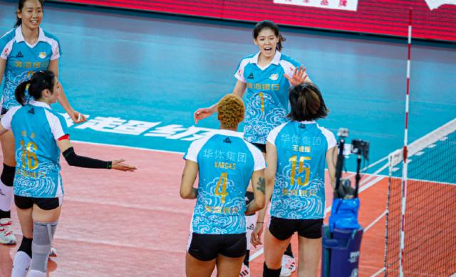 开云体育网址-天津女排首秀逆转取胜 李盈莹瓦尔加斯合砍50分